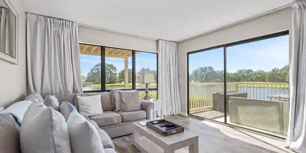 900 Harbour Point Lane