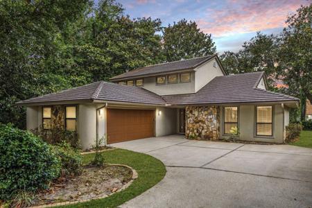 17 Balmoral Drive