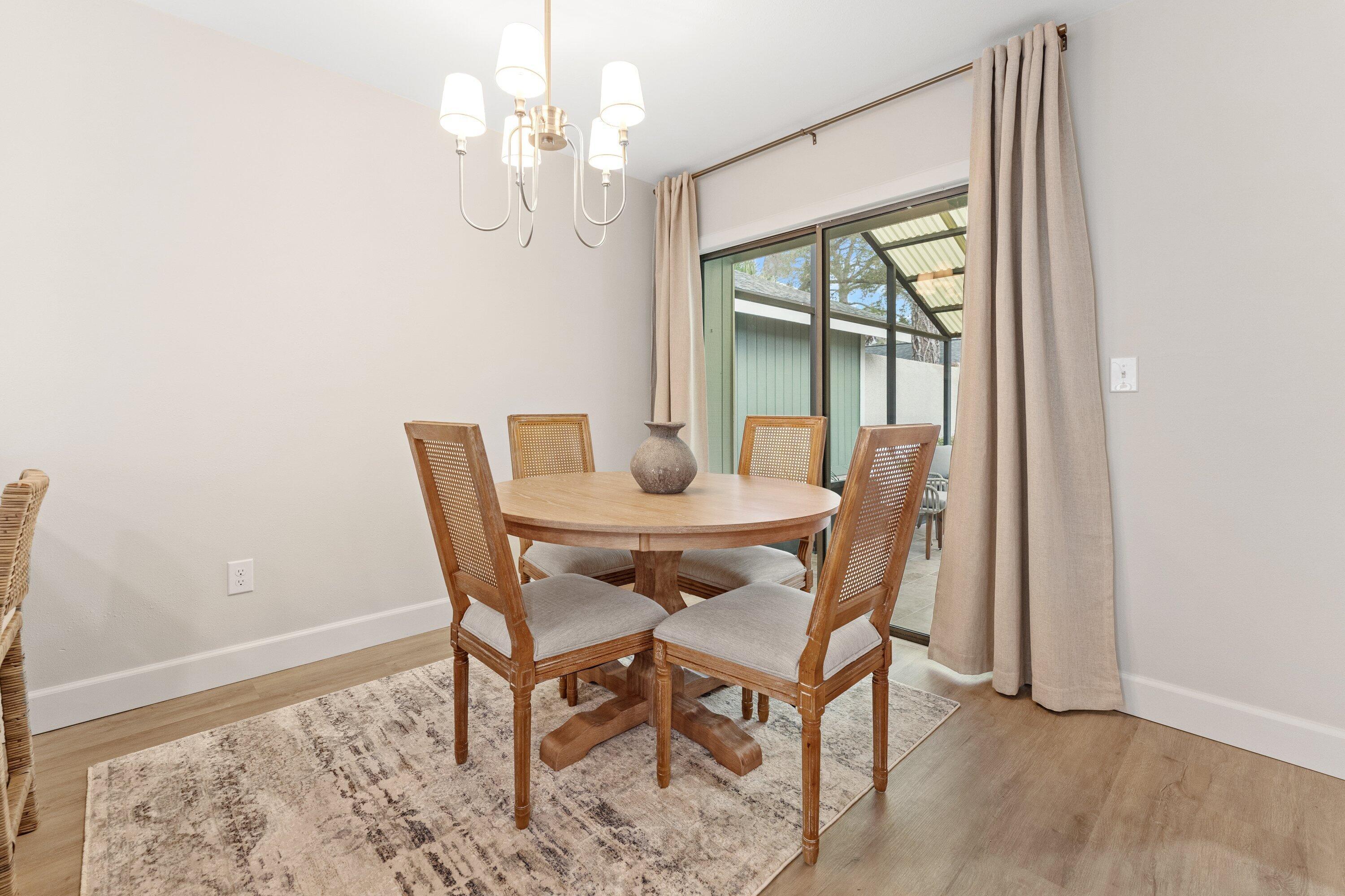 Image 3: coxy dining and open concept