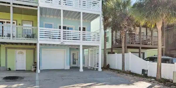 623 Fernwood Street