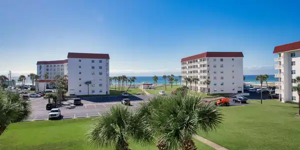 909 Santa Rosa Boulevard