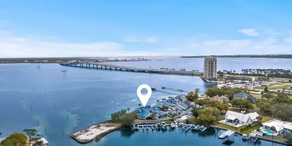 425 Bay Shore Drive