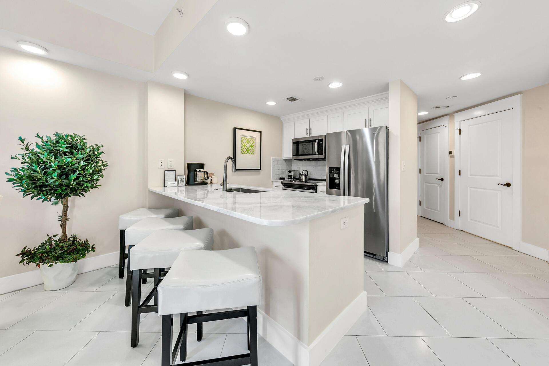 Image 4: 9300 Baytowne Ave 405 Miramar Beach FL 3