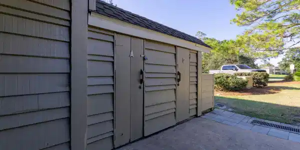 Image 4: Outside storage