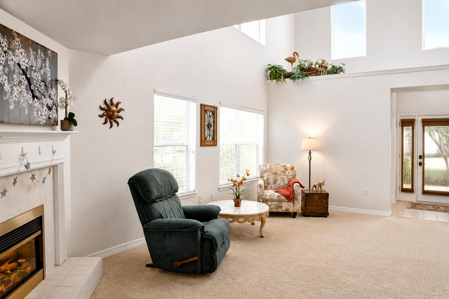 Image 4: Family room