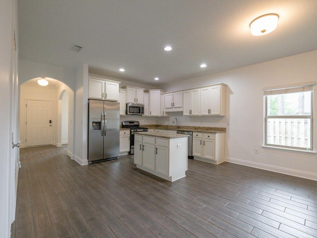 Image 2: Kitchen