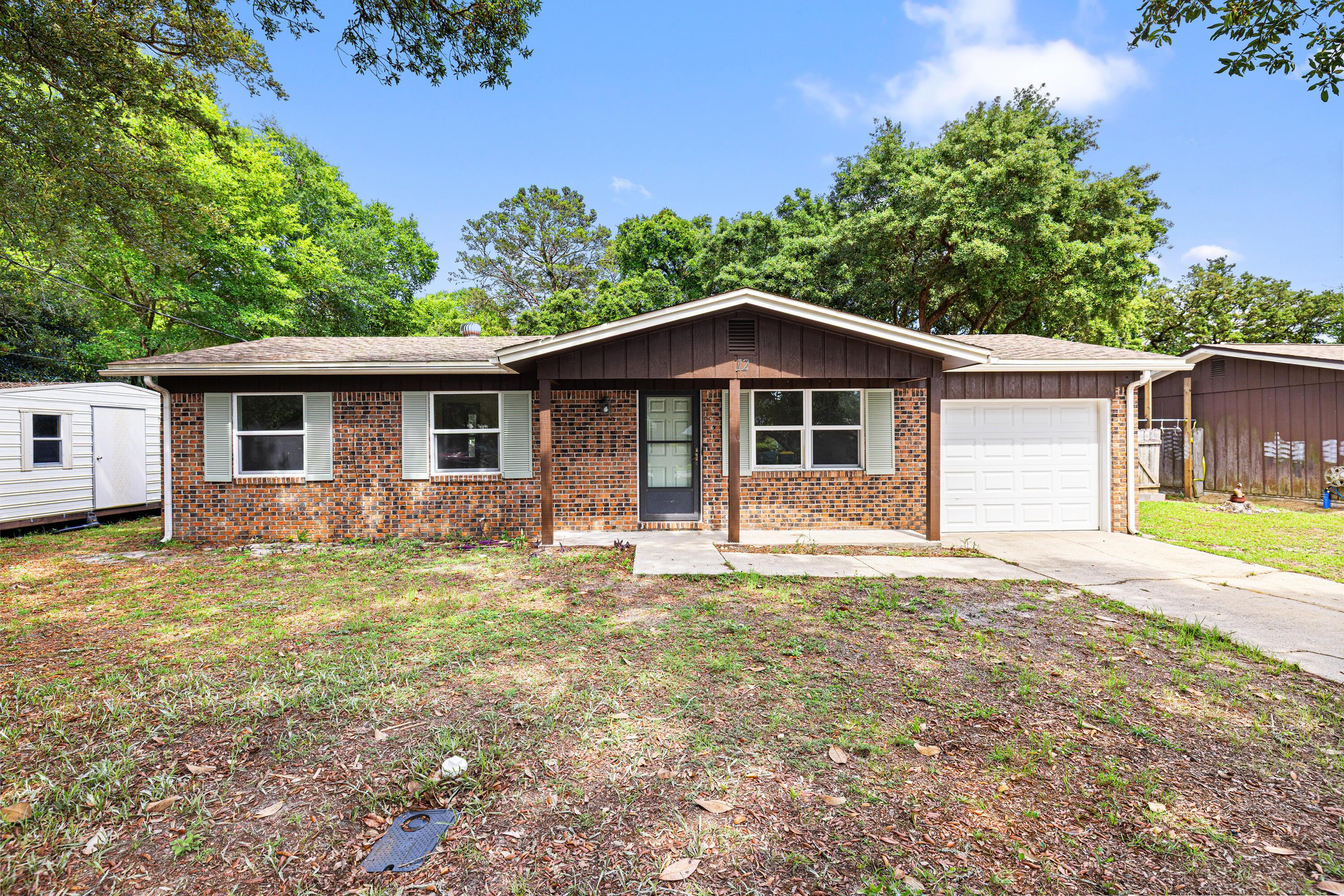 Image 2: 12TwistedOakTrail-Shalimar-FL-002