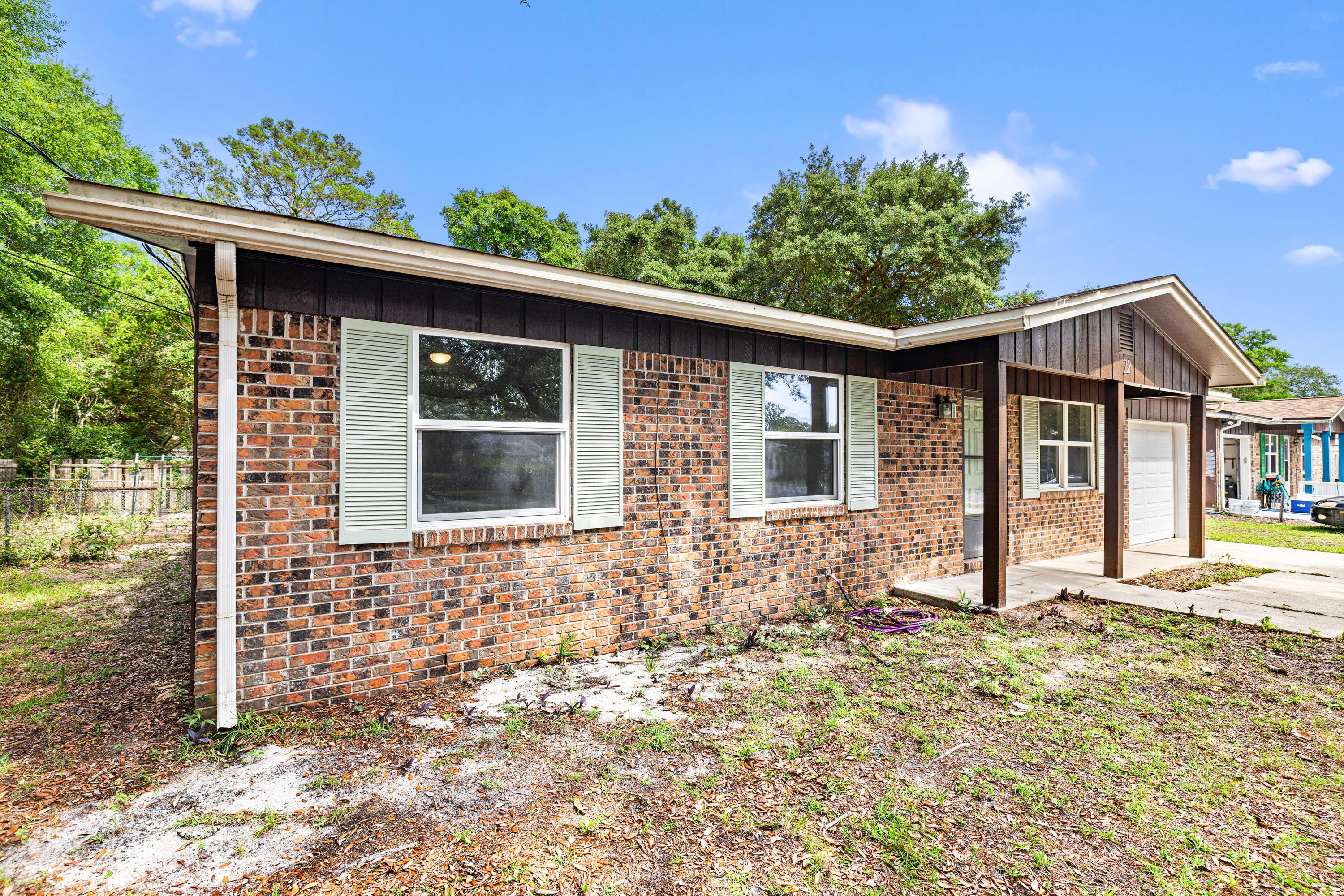 Image 4: 12TwistedOakTrail-Shalimar-FL-005