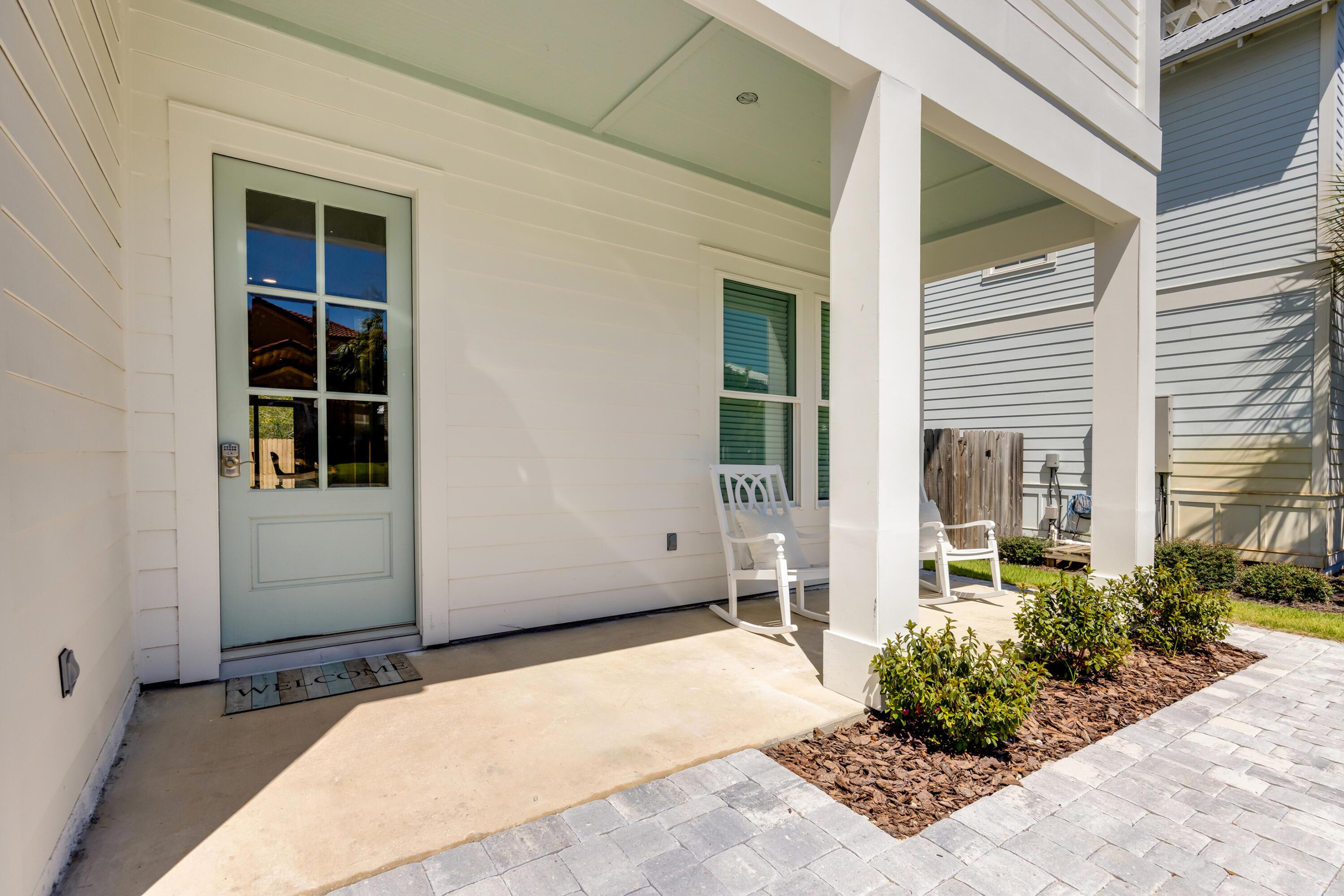 Image 4: porch