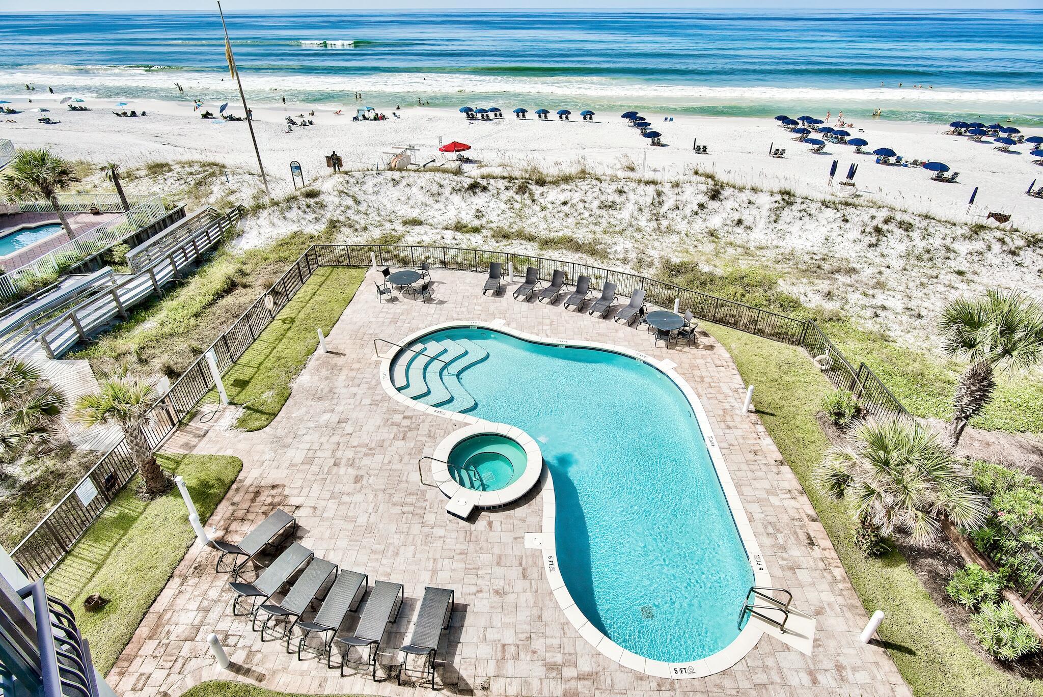 Image 2: VBPH-4 VIEW OF POOL FROM ABOVE