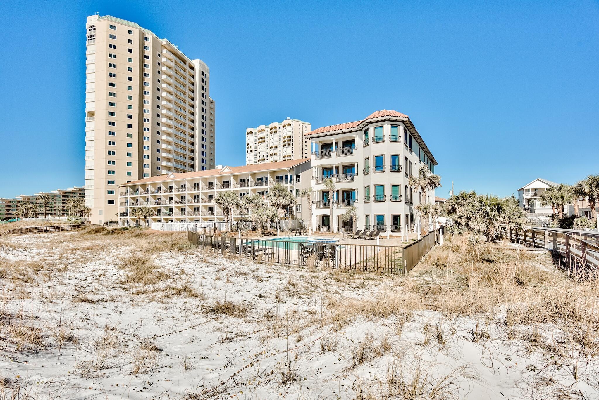 Image 3: VBPH-4 VIEW FROM BEACH