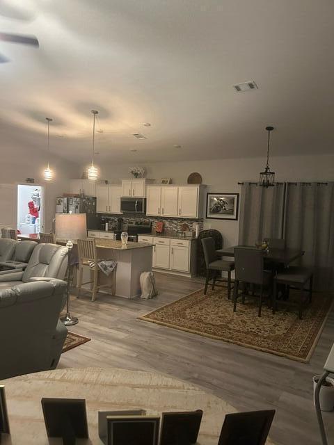 Image 3: living room charlie