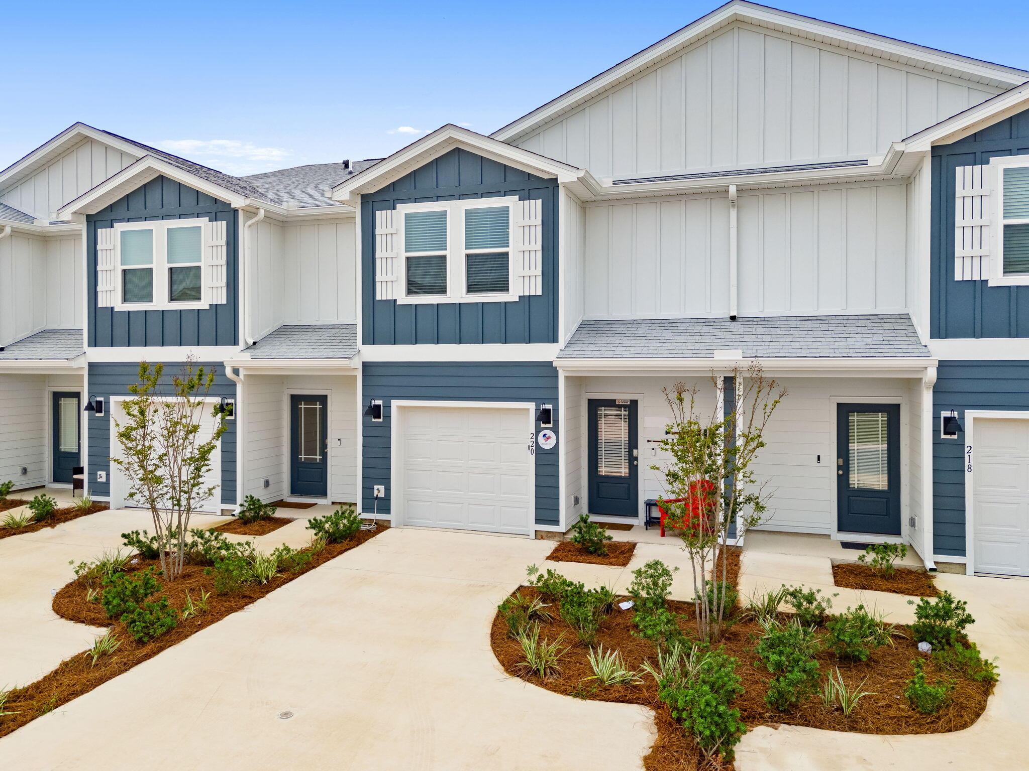 Image 2: 2-web-or-mls-PANHANDLE - 220 PALMERAS MA