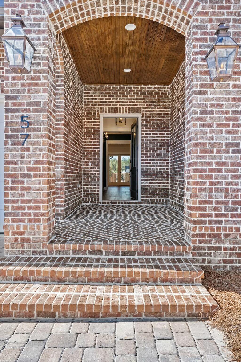 Image 3: 57 Revana WayEntry Way