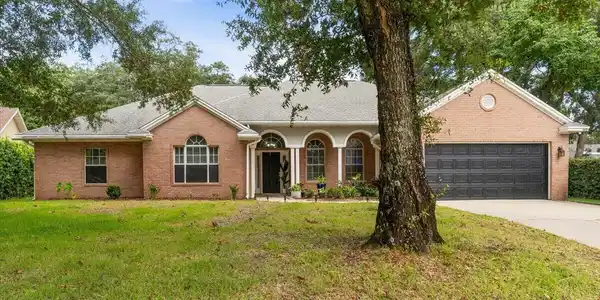 2809 Lee Trevino Court