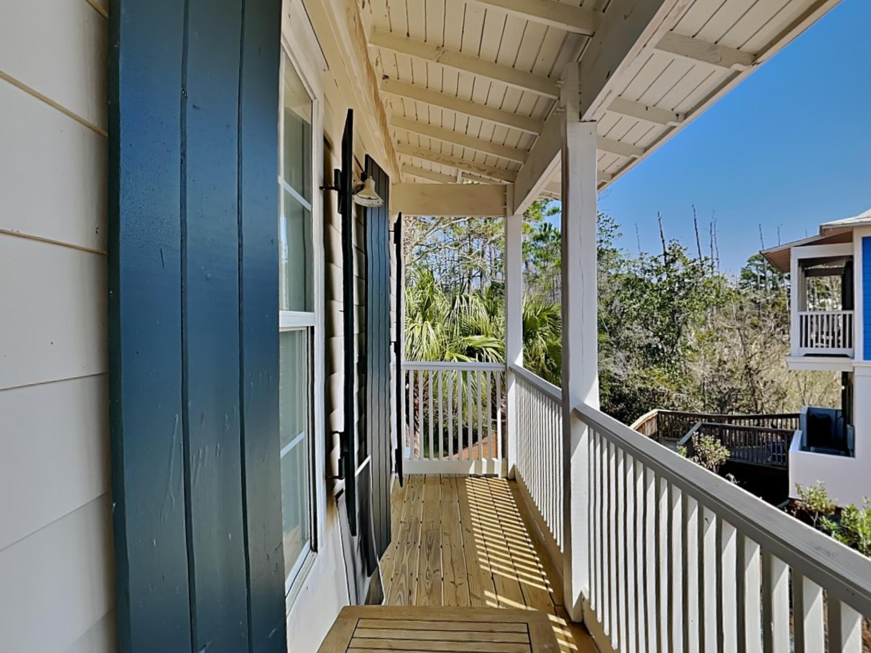 Image 3: Barefoot Bungalow Upstairs Porch
