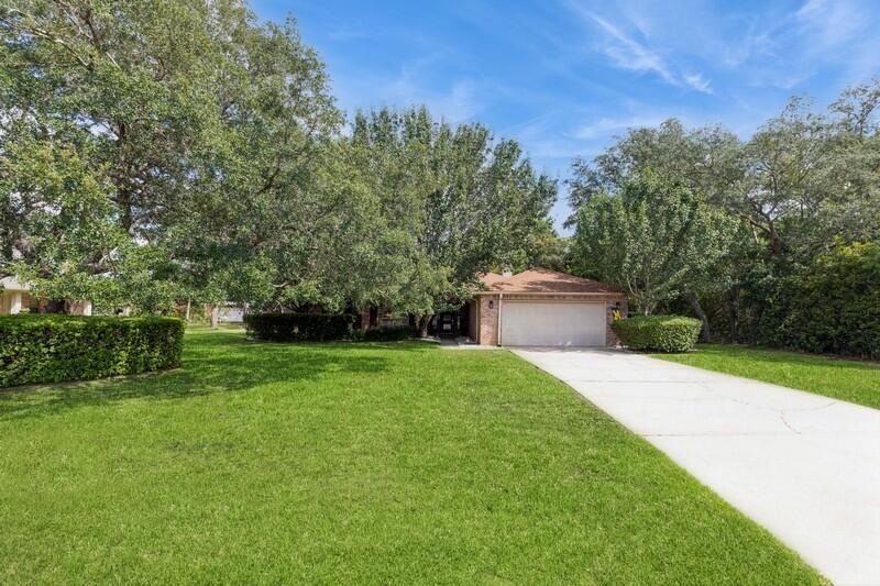Image 1: FRONT OF HOME