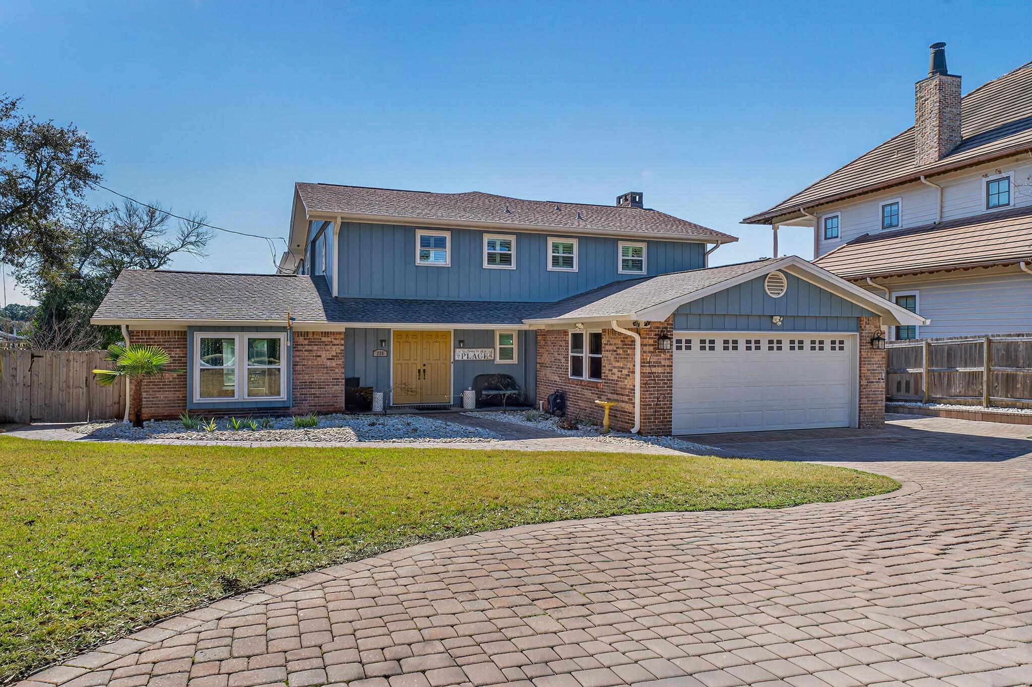 Image 4: 288LafitteCres-03