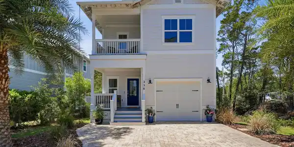 338 Grande Pointe Circle
