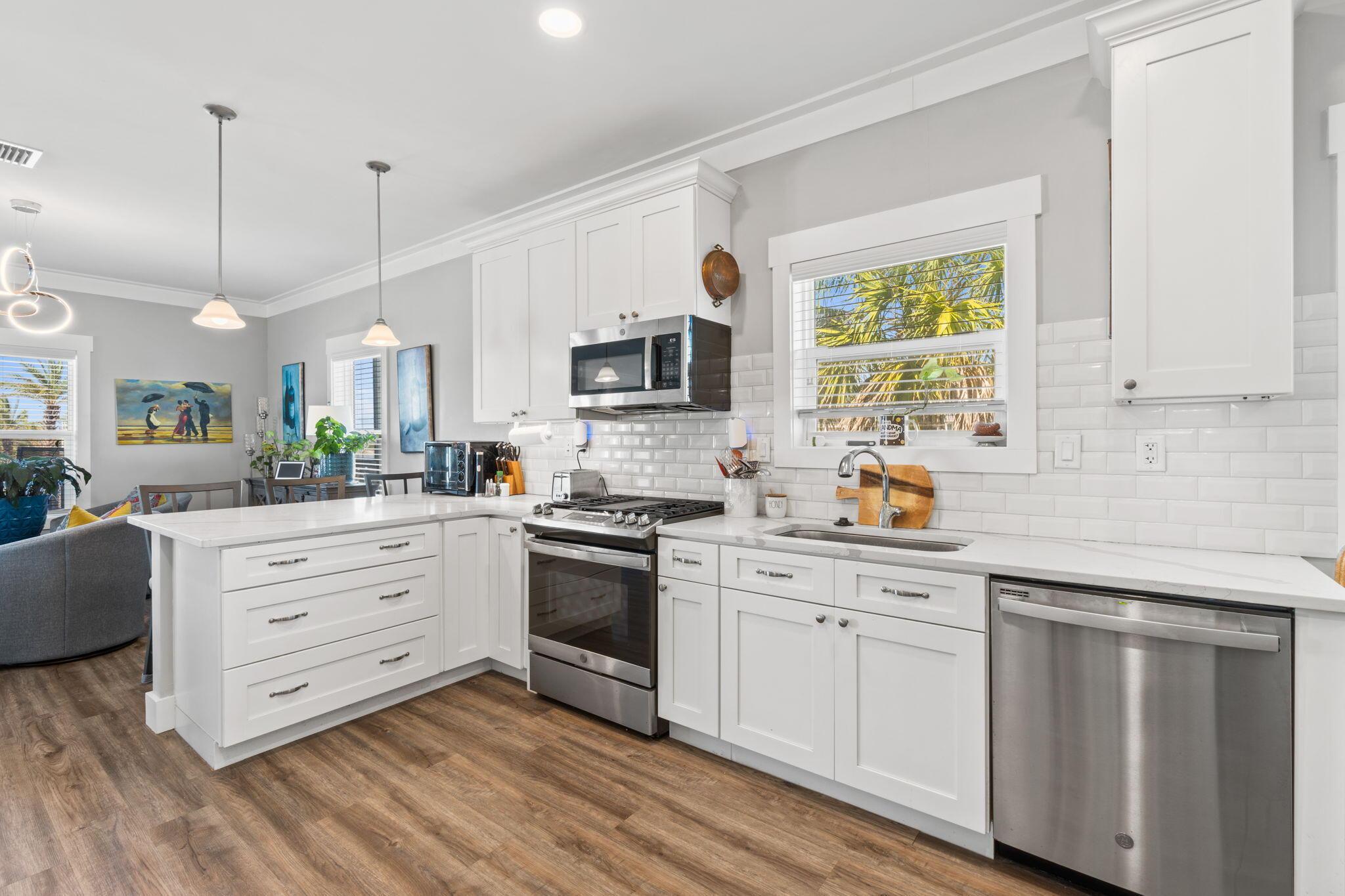 Image 3: 21-web-or-mls-FDP00069