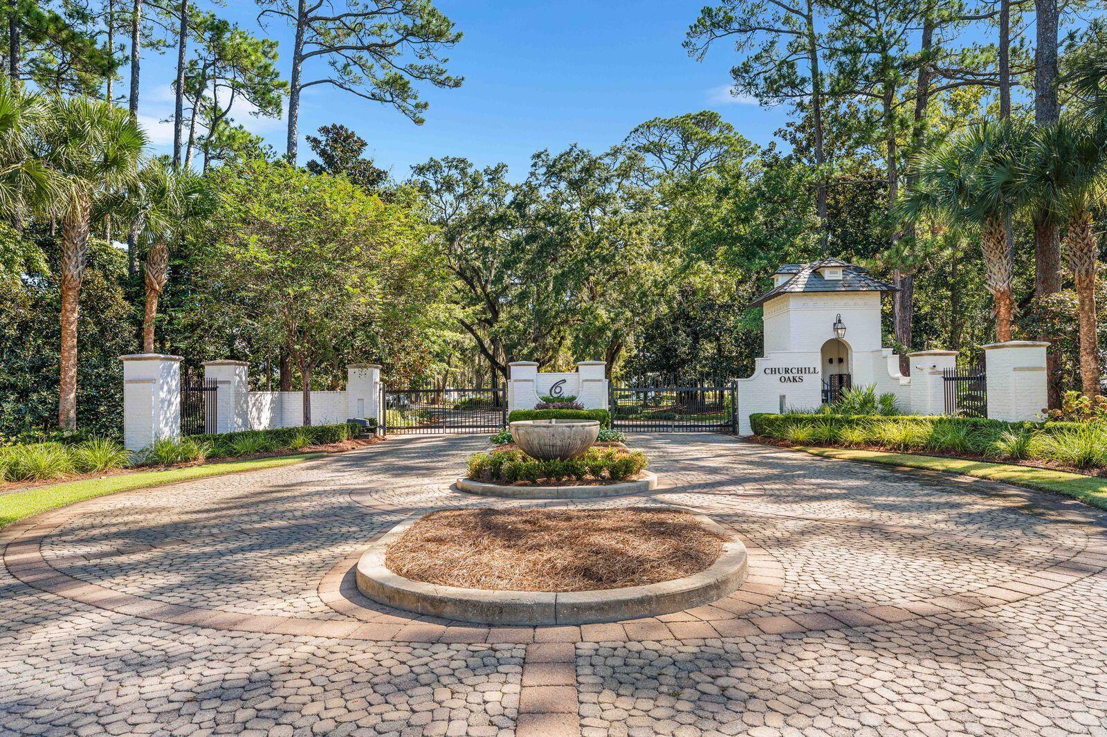 Image 3: 295 Churchill Oaks Entry 1