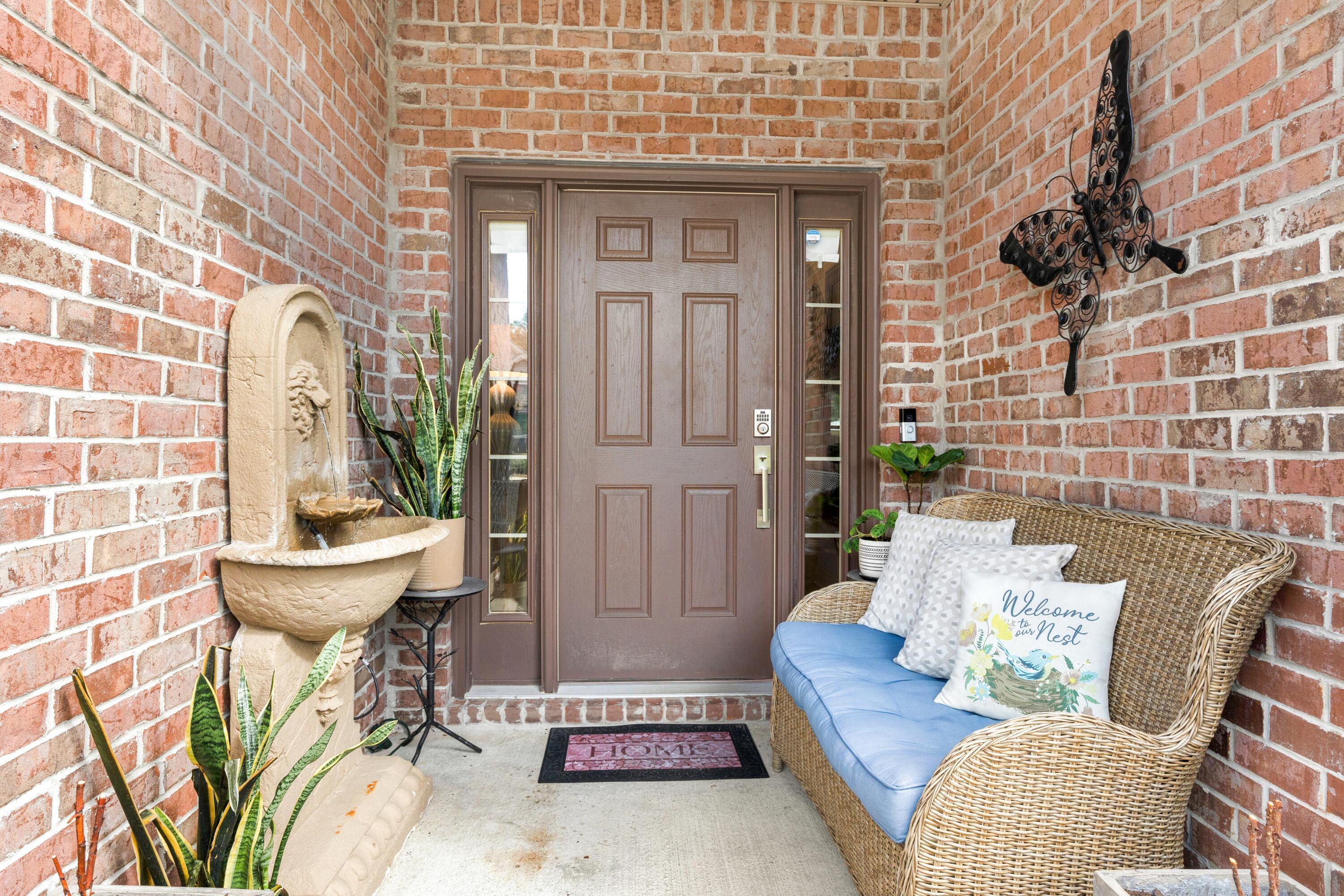 Image 3: Front Entrance