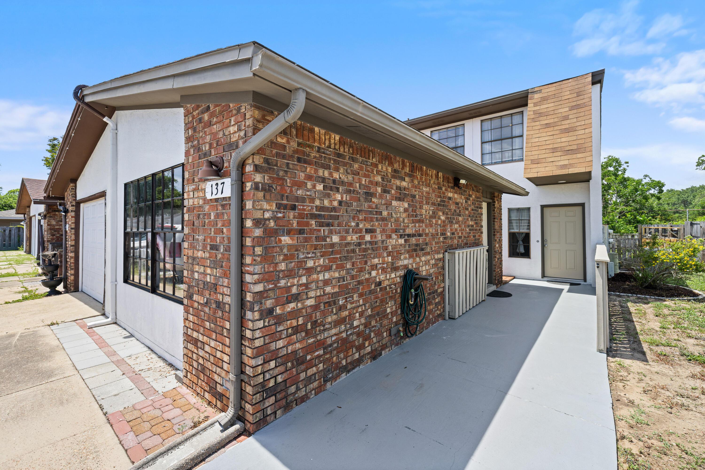 Image 1: 137'5thAve-Shalimar-FL-001
