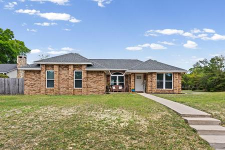 943 Ridgewood Way
