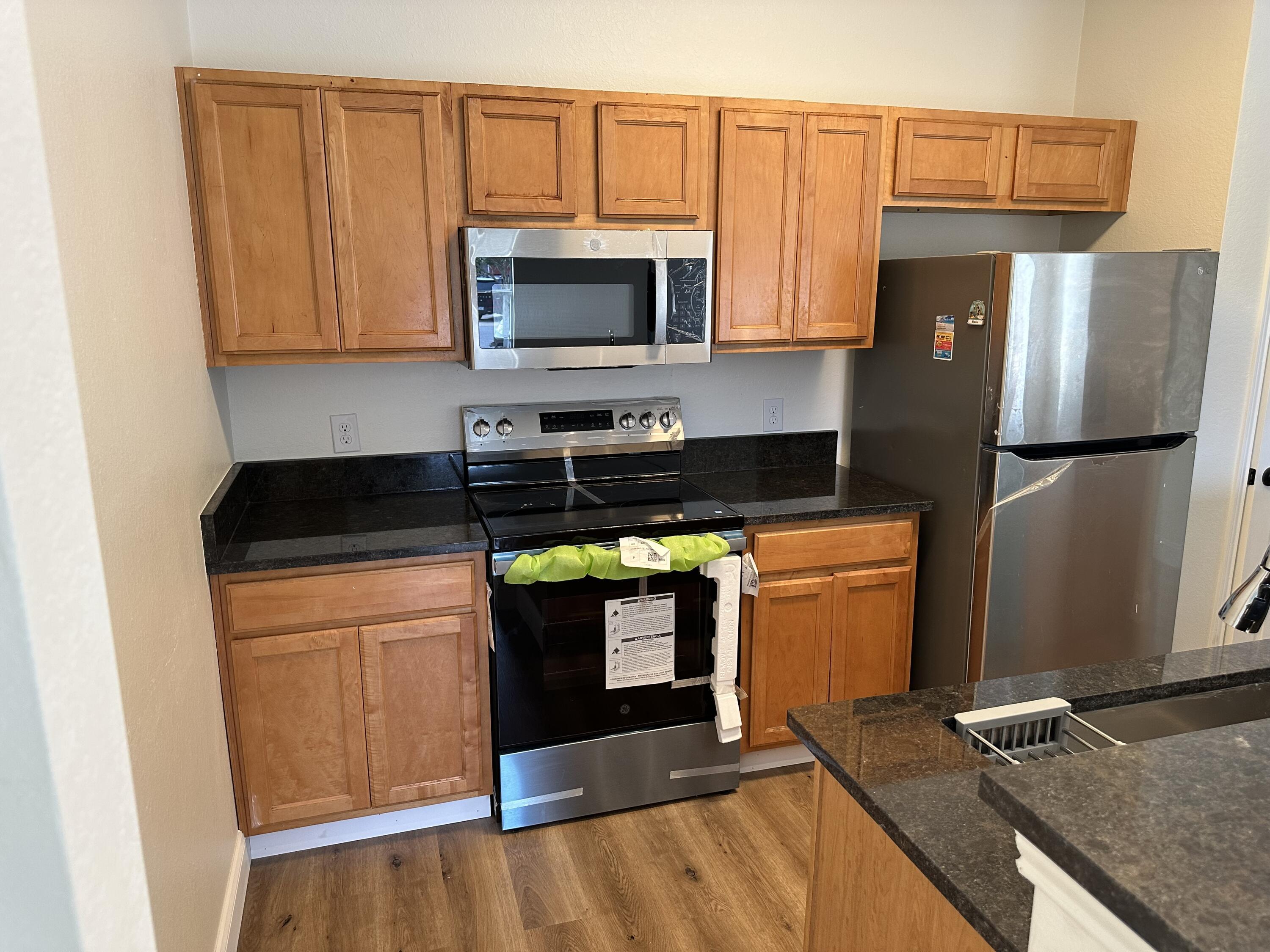 Image 4: Kitchen Cooking
