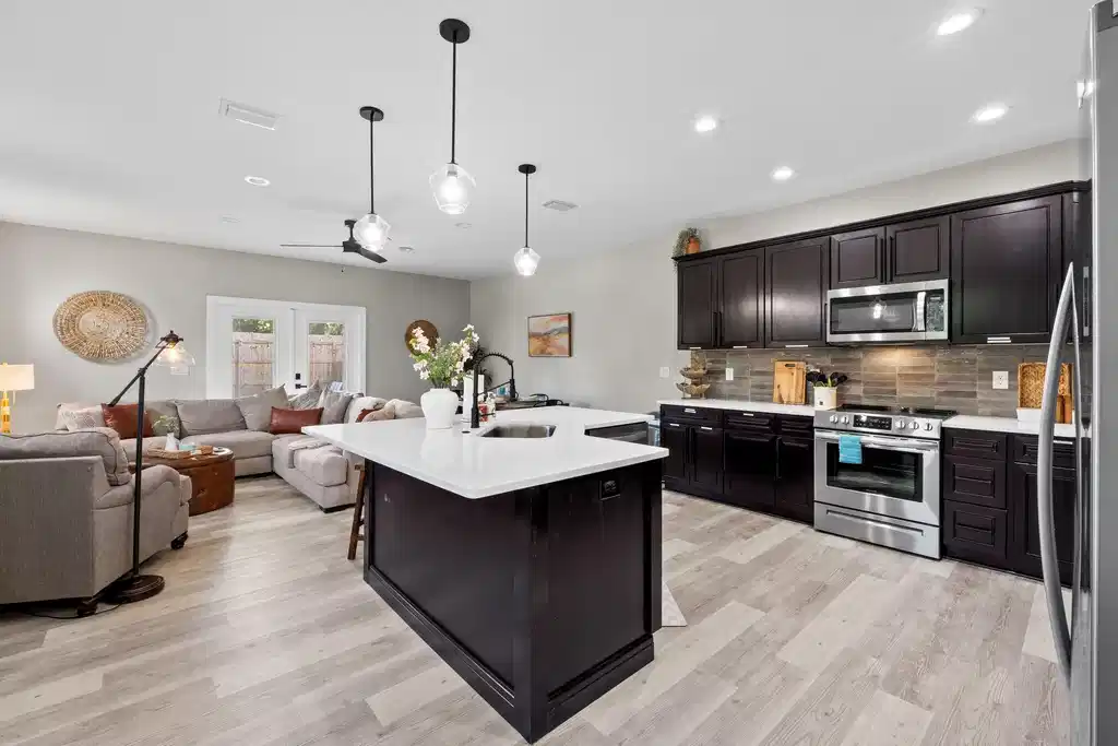 Image 1: 2313 Kitchen