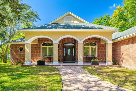 25 Warwick Drive