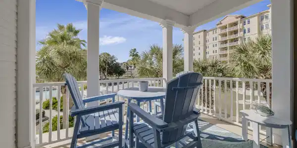Image 4: Balcony