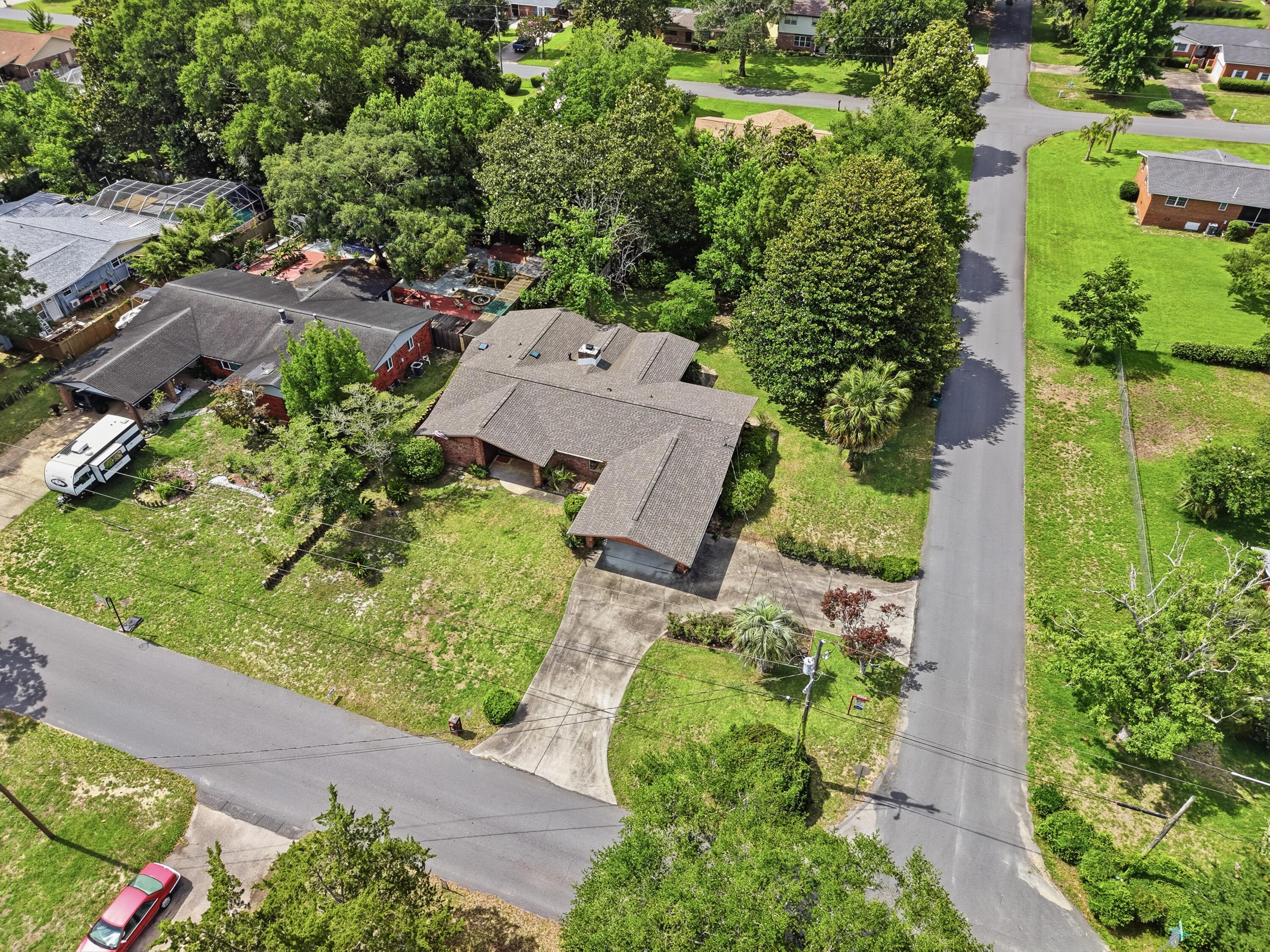 Image 3: 25 birch ave drone-12