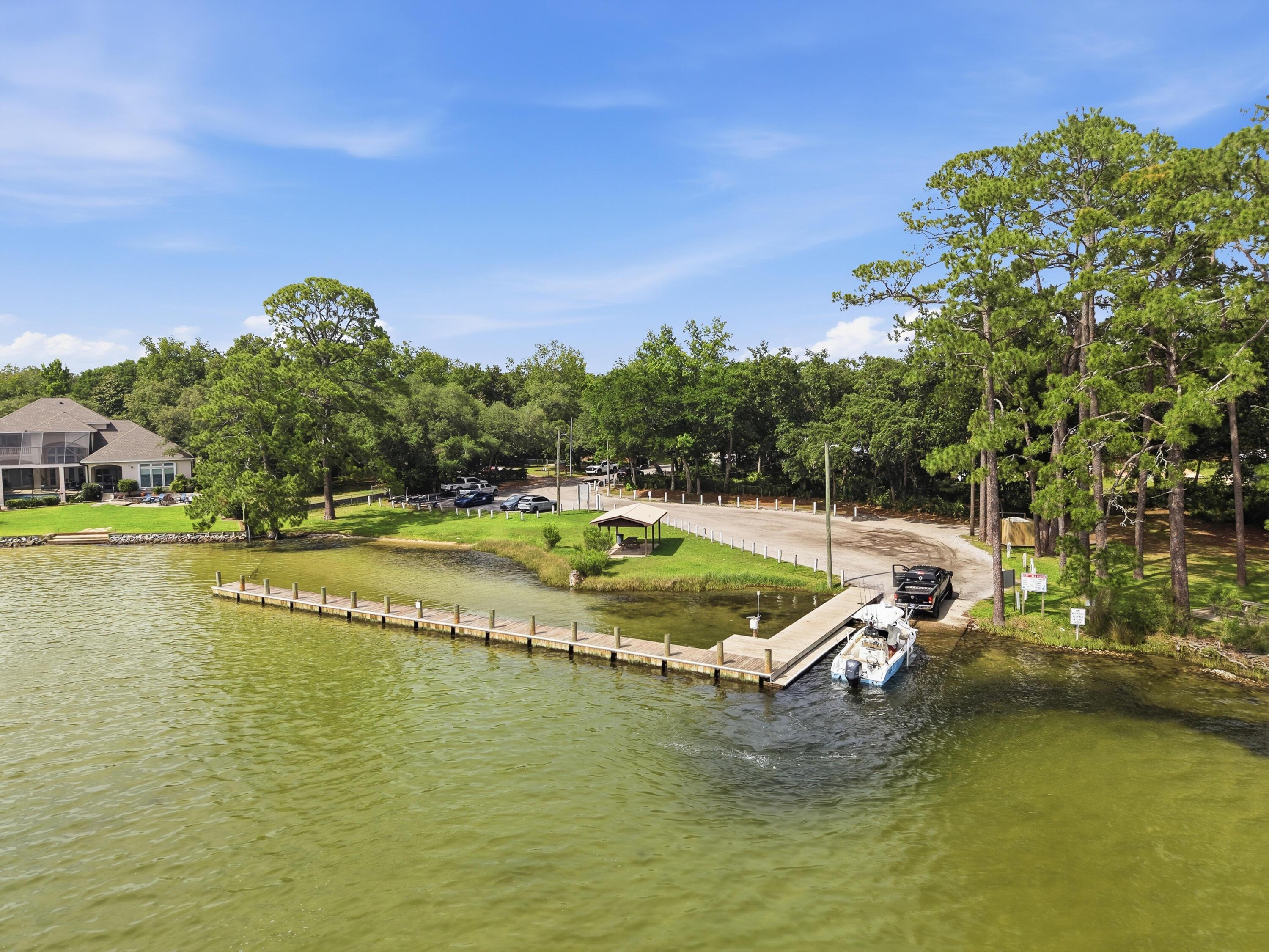 Image 4: Neighborhood Boat Ramp end of Birch Ave