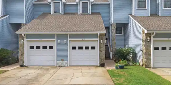 Image 3: 1-web-or-mls-1818-sea-pines-ln