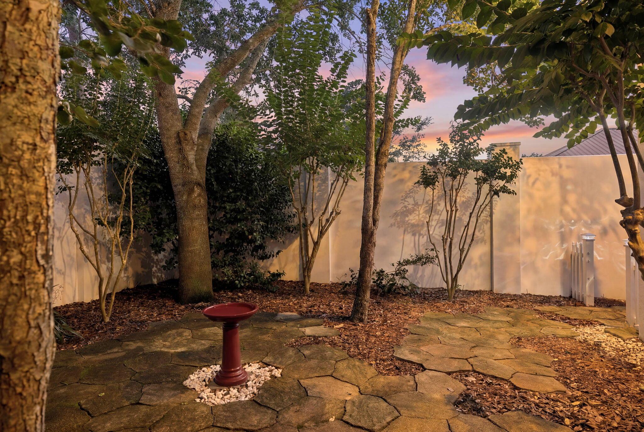 Image 4: 208 Birch St