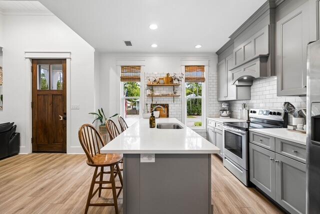 Image 3: Breakfast Bar, Kitchen