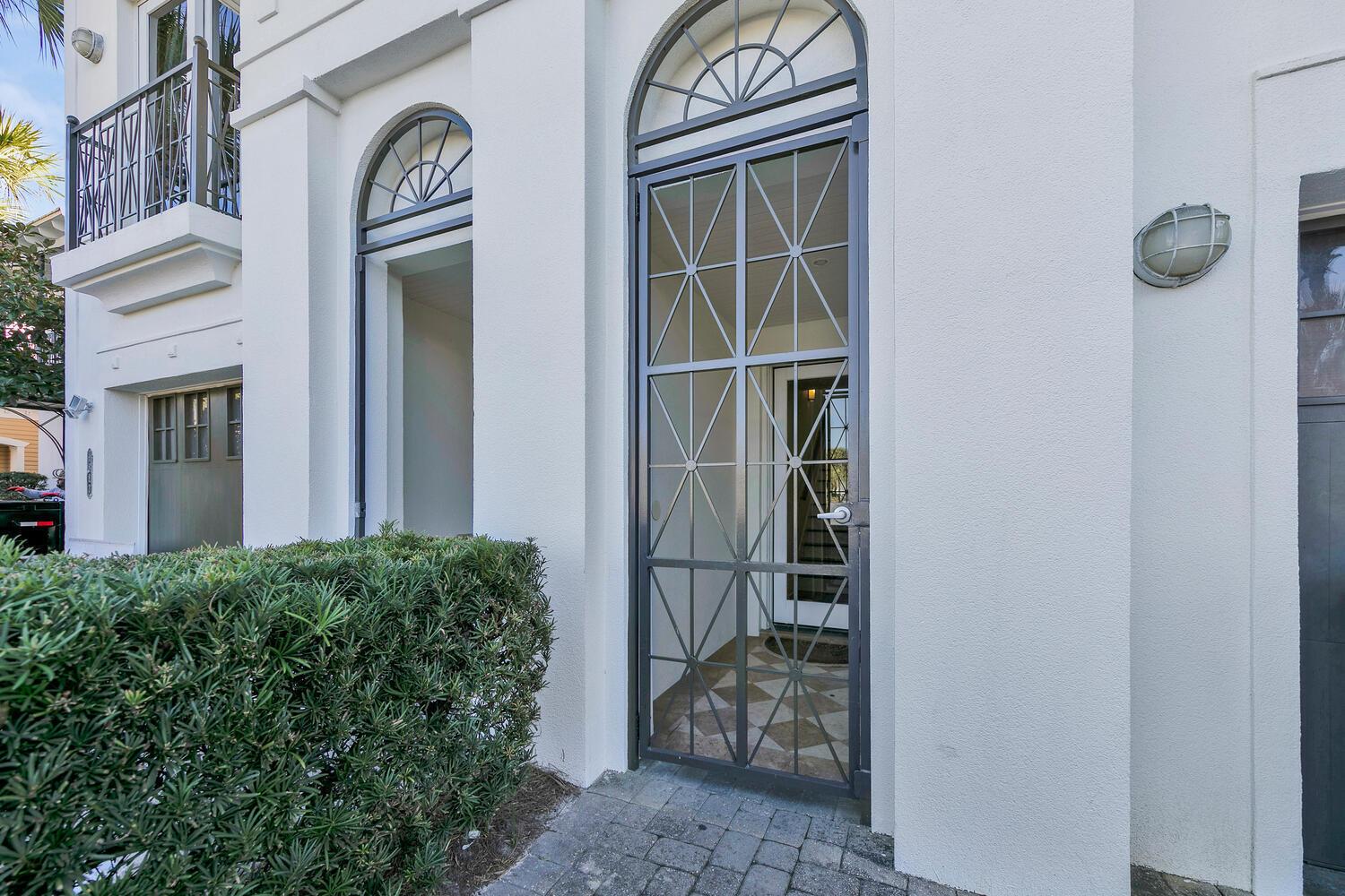 Image 4: Entry