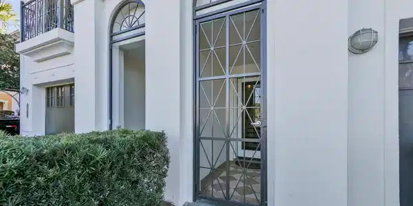 Image 4: Entry