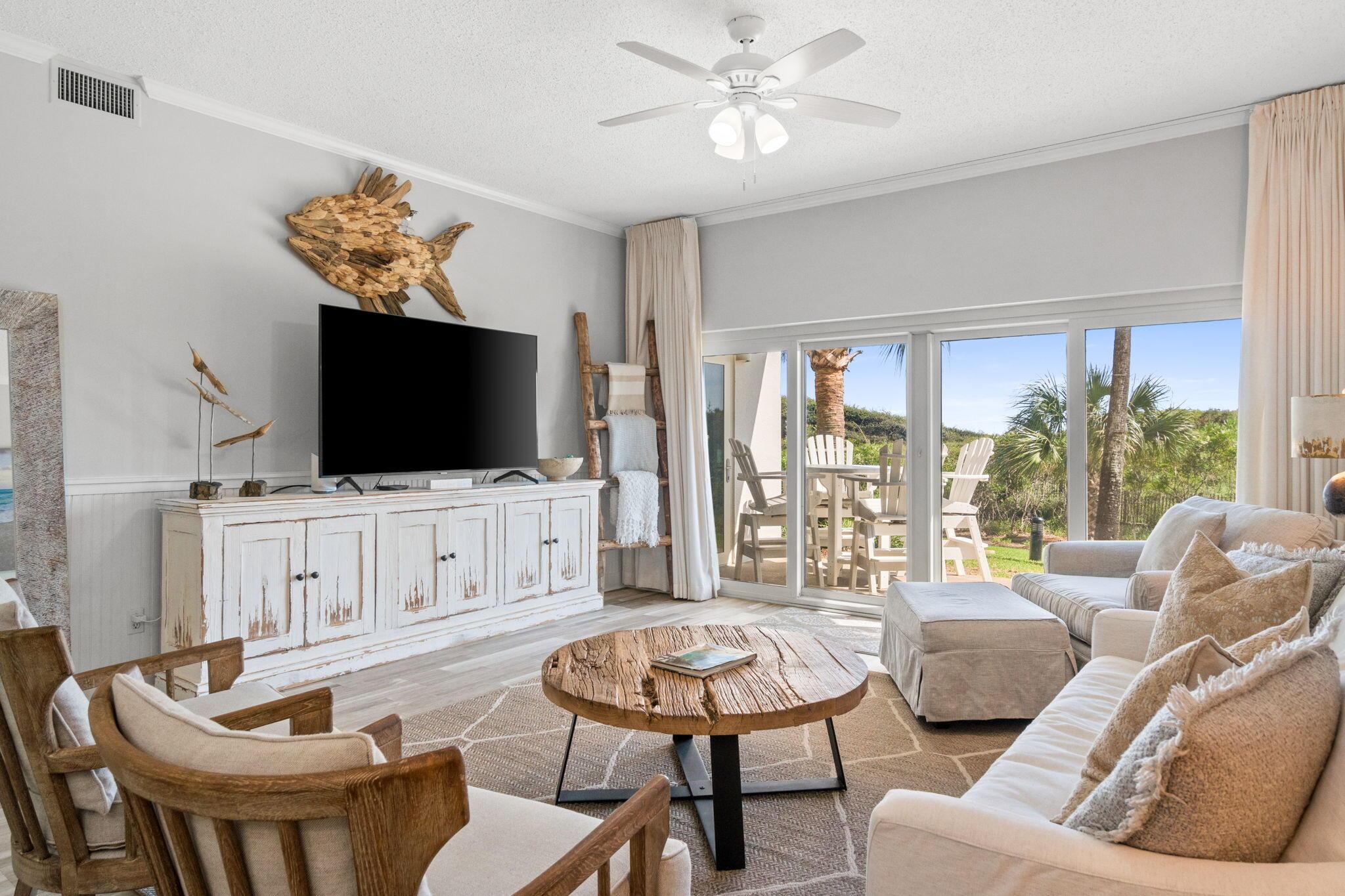 Image 4: Living Room