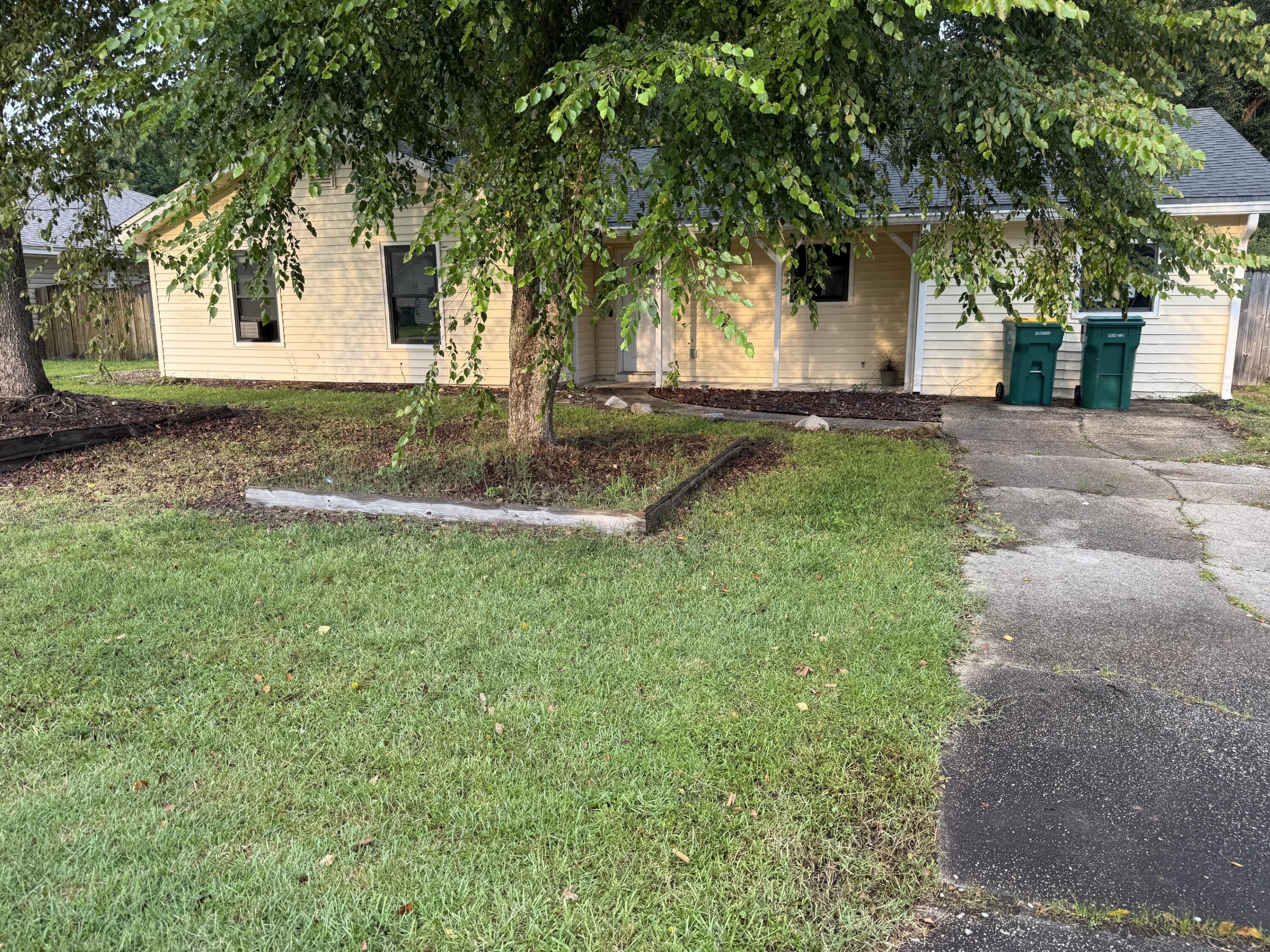 Image 1: Front_1409 Mixon
