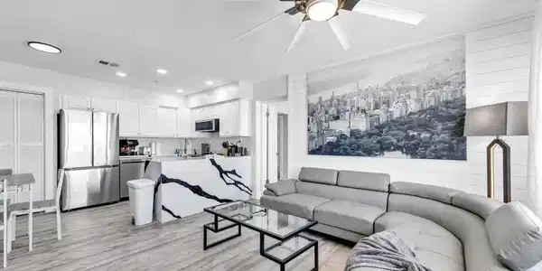 Image 4: living room