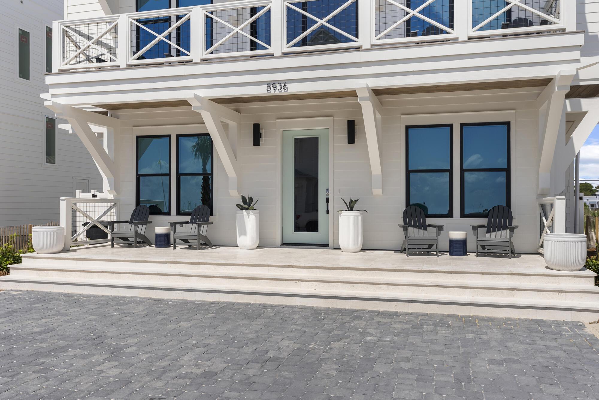 Image 2: 5936 Gulf Drive