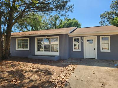 24 NW Robinwood Drive