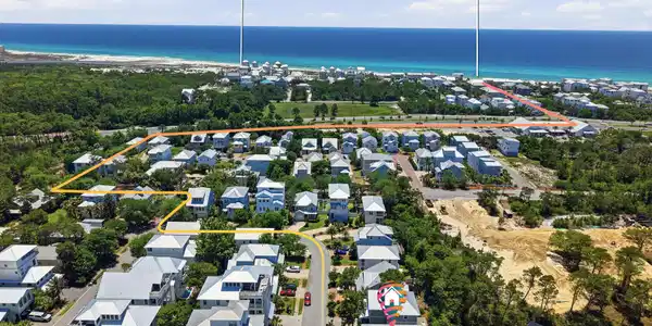 Image 2: Seamless Access to Beach