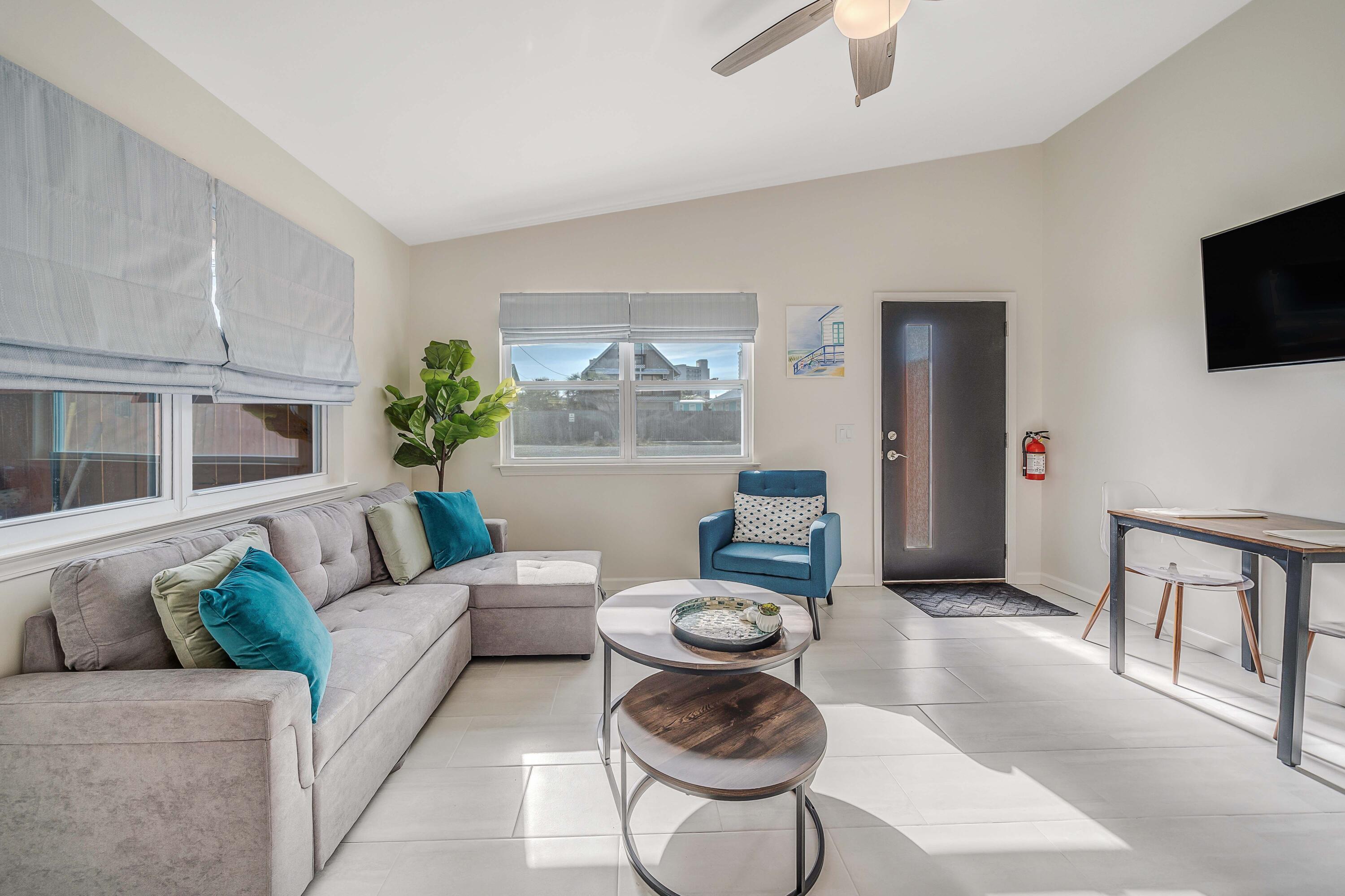 Image 2: Living Area