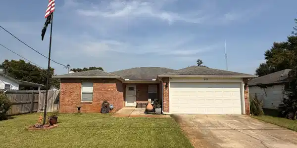 207 Green Drive