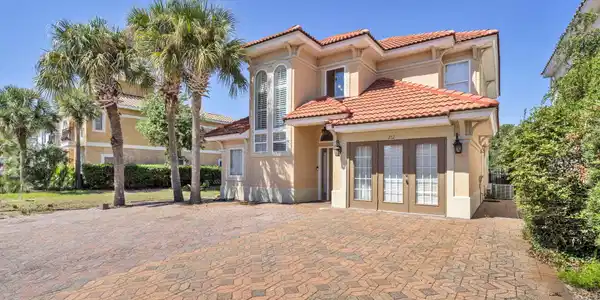 272 Calusa Boulevard