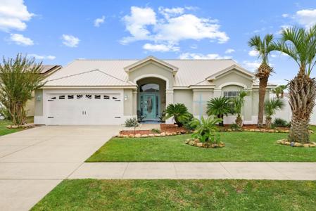 100 Sandalwood Court