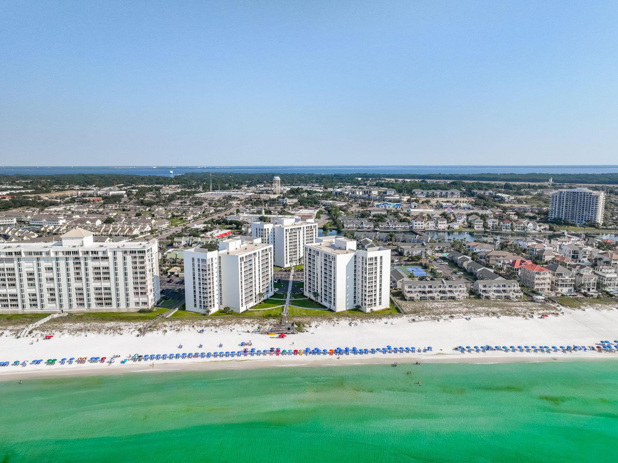 Image 3: Community Aerial View